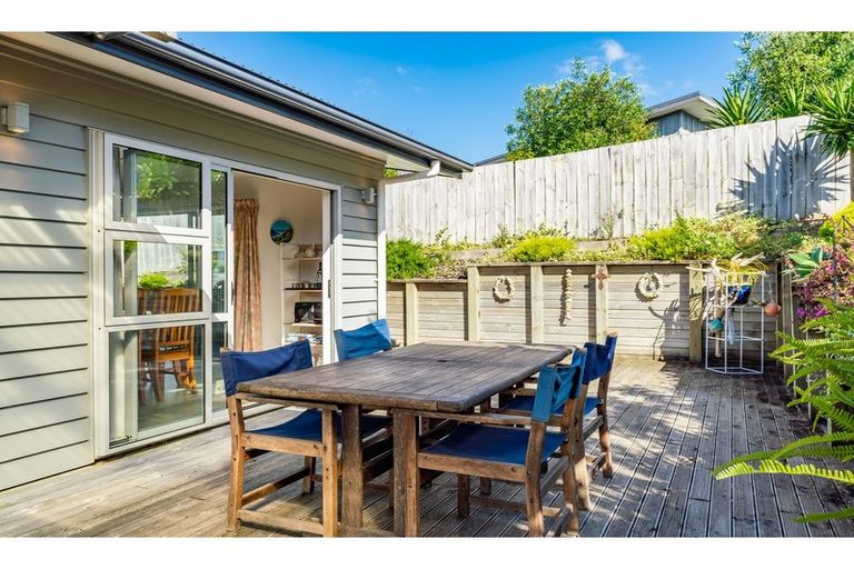 Photo of property in 11 Seabreeze Road, Mangawhai Heads, Mangawhai, 0505