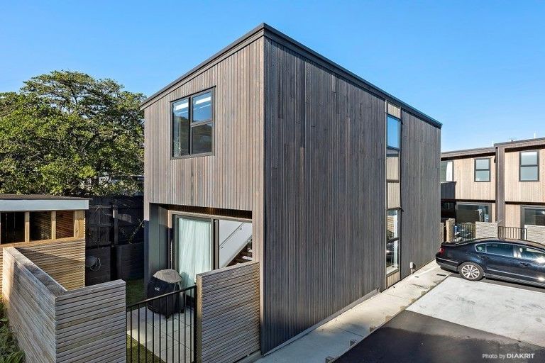 Photo of property in 6/20 Trent Street, Island Bay, Wellington, 6023