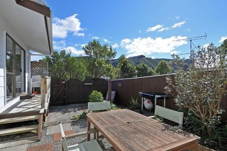 Photo of property in 9a Crystal Grove, Birchville, Upper Hutt, 5018