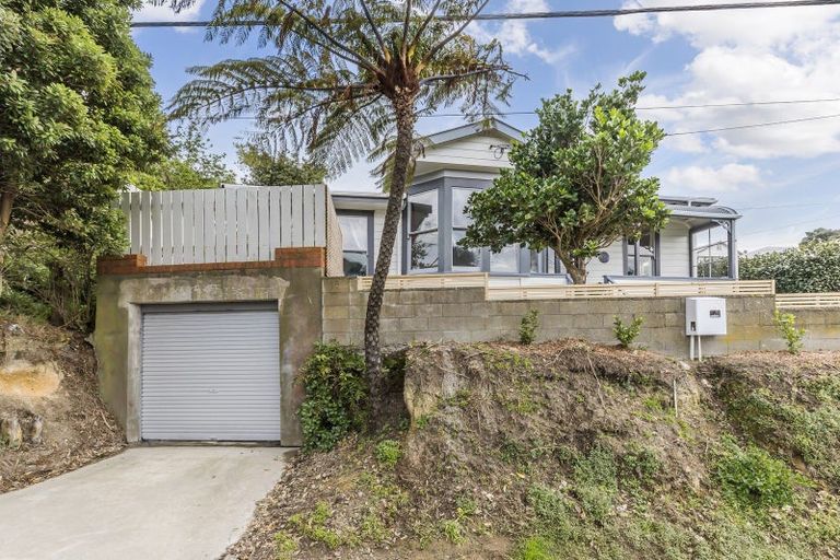 Photo of property in 66 Eden Street, Island Bay, Wellington, 6023