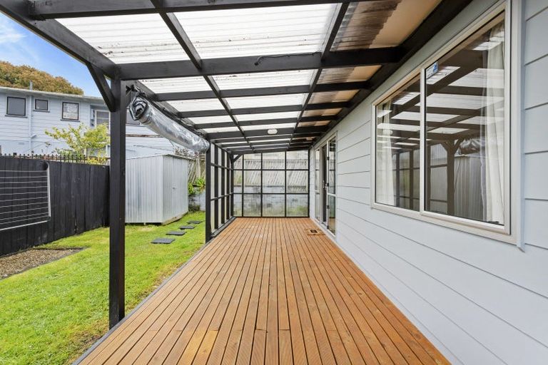 Photo of property in 2/152 Rathgar Road, Henderson, Auckland, 0610