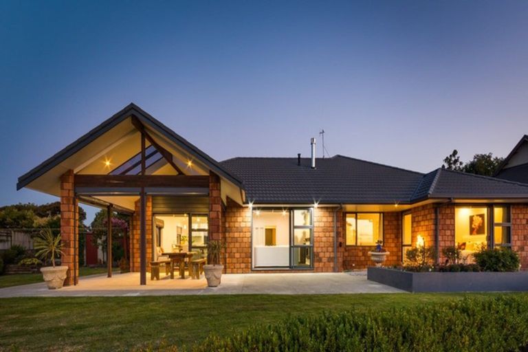 Photo of property in 30 Grand Oaks Drive, Awapuni, Palmerston North, 4412