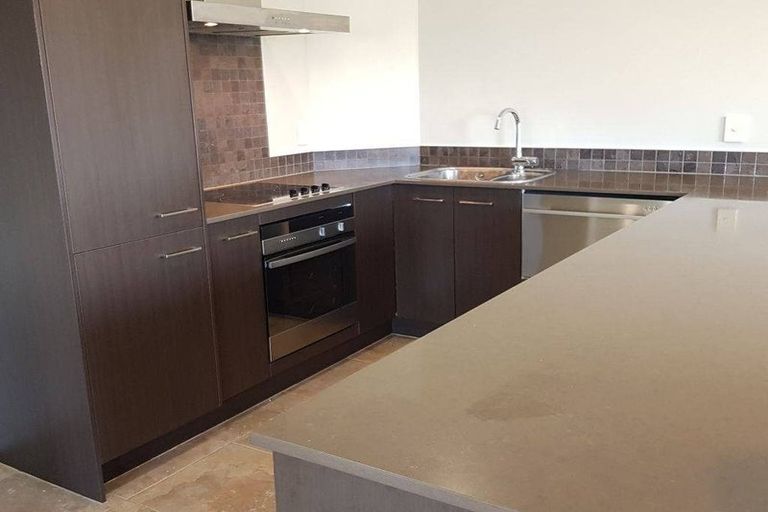 Photo of property in 3/1 Gracechurch Drive, Flat Bush, Auckland, 2016