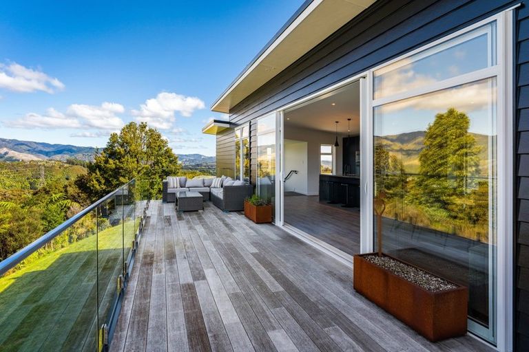 Photo of property in 222 Fairview Drive, Birchville, Upper Hutt, 5372