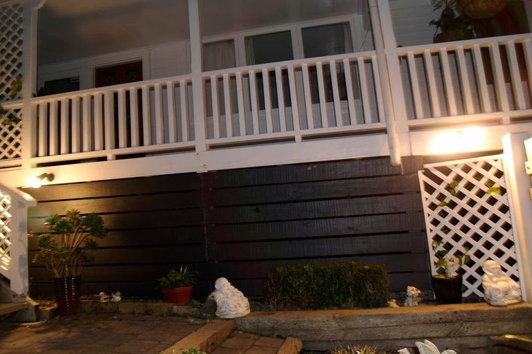 Photo of property in 2a Waller Avenue, Bucklands Beach, Auckland, 2012