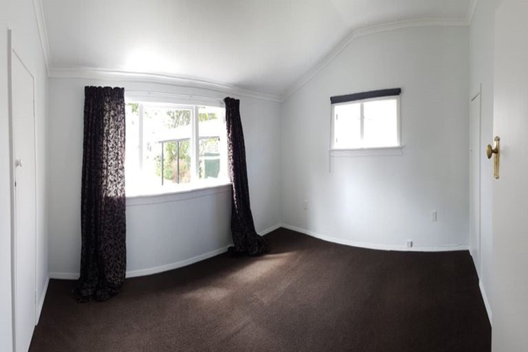 Photo of property in 24 Rewa Street, Takaro, Palmerston North, 4412