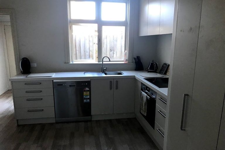 Photo of property in 17 Lyndon Street, Riccarton, Christchurch, 8011