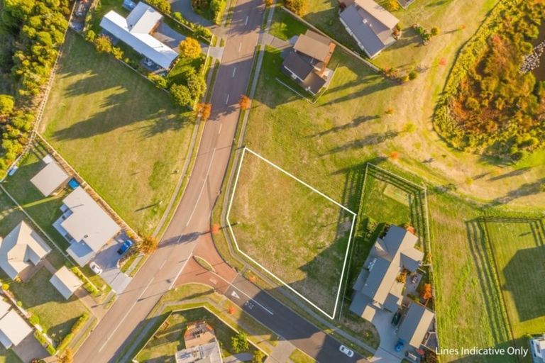 Photo of property in 140 Lisland Drive, Kinloch, Taupo, 3377