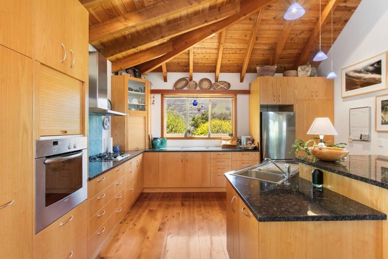 Photo of property in 5447 Christchurch Akaroa Road, Duvauchelle, 7582