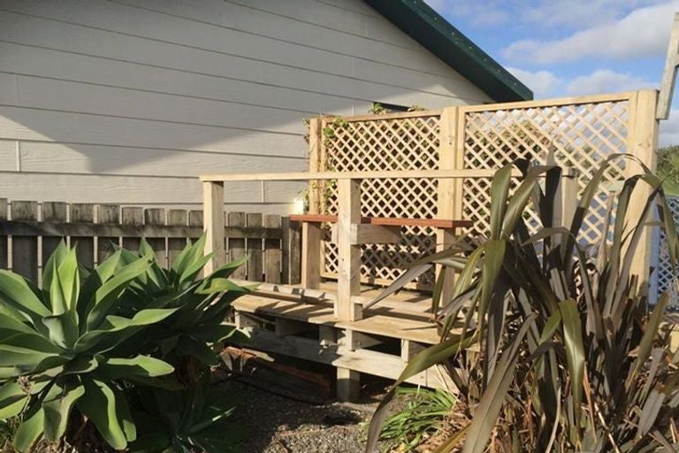 Photo of property in 27 Scott Avenue, Otaki Beach, Otaki, 5512