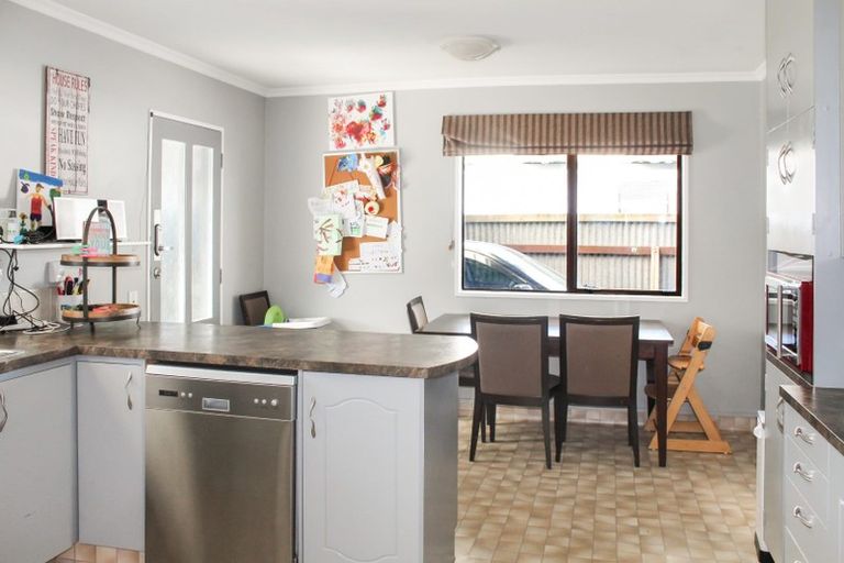 Photo of property in 175 Tremaine Avenue, Westbrook, Palmerston North, 4412