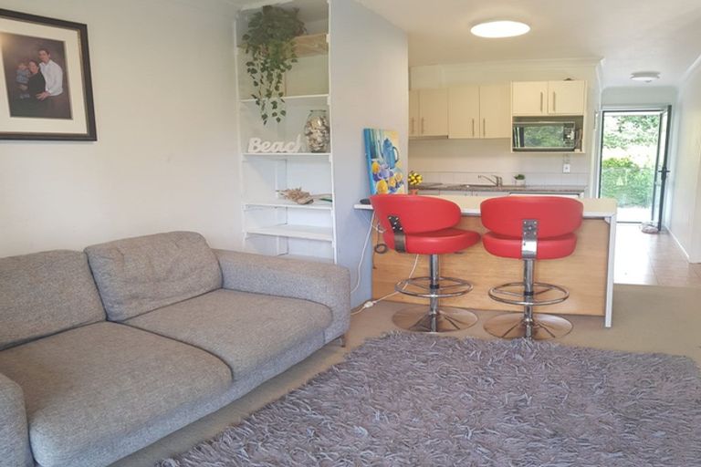 Photo of property in 2e/25 Weranui Road, Waiwera, Orewa, 0994