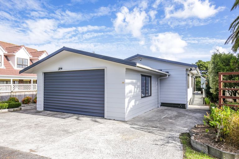 Photo of property in 2/36 Takapu Street, Henderson, Auckland, 0612