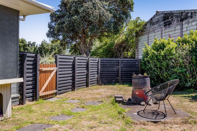 Photo of property in 49 Fox Street, Opunake, 4616