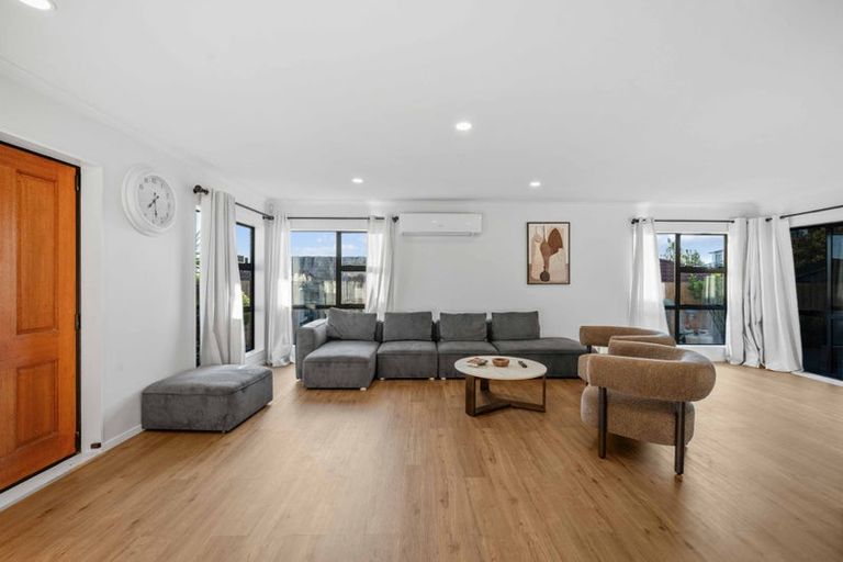 Photo of property in 18 Keri Vista Rise, Papakura, 2110