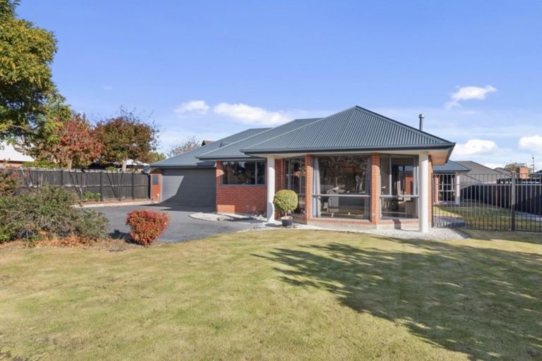 Photo of property in 34 Alpine View Lane, Parklands, Christchurch, 8083