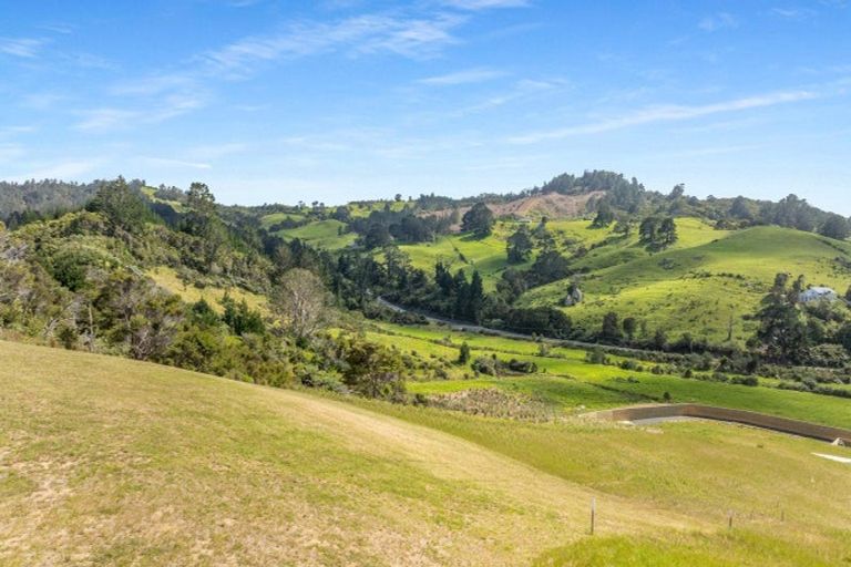 Photo of property in 50 Azimuth Road, Tairua, 3508