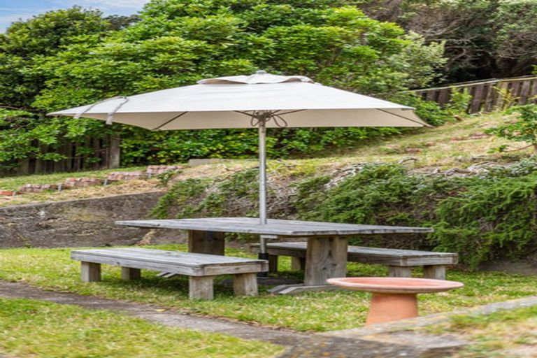 Photo of property in 18 Elphinstone Avenue, Strathmore Park, Wellington, 6022