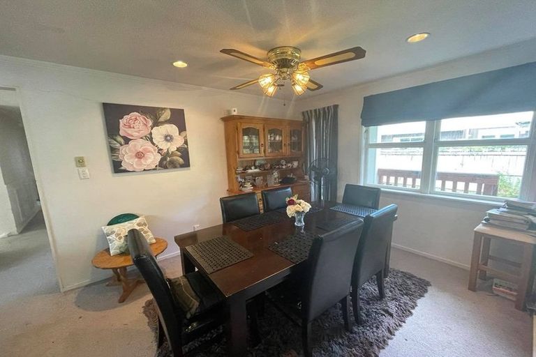 Photo of property in 1 Pohue Grove, Stokes Valley, Lower Hutt, 5019