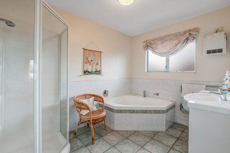 Photo of property in 26 Commodore Court, Gulf Harbour, Whangaparaoa, 0930