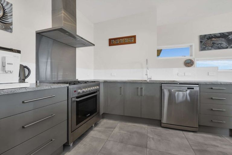 Photo of property in 37 Pekama Drive, Cable Bay, 0420