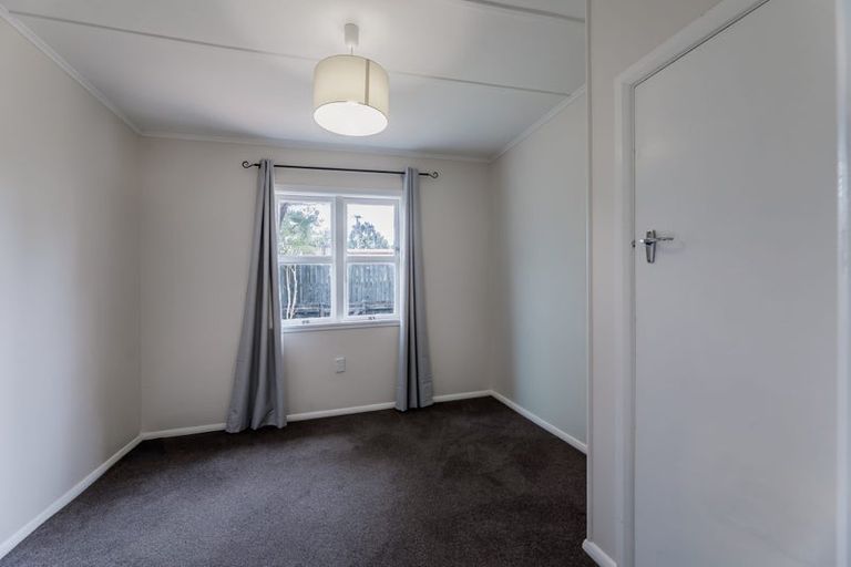 Photo of property in 1/74 Forest Hill Road, Henderson, Auckland, 0612