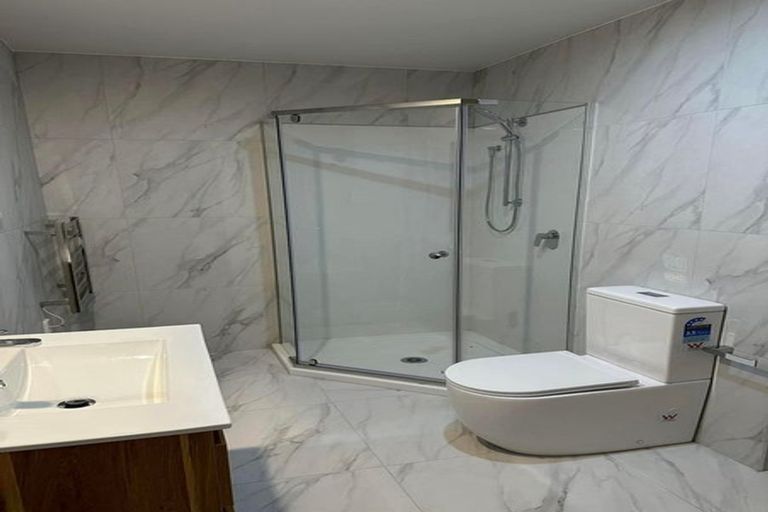 Photo of property in 15 Oki Place, Glenfield, 0629