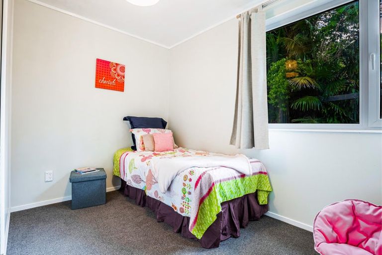 Photo of property in 15 Arde Place, Massey, Auckland, 0614