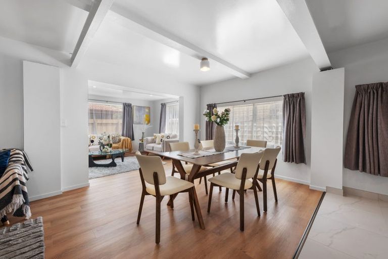 Photo of property in 104 Parrs Cross Road, Sunnyvale, Auckland, 0612