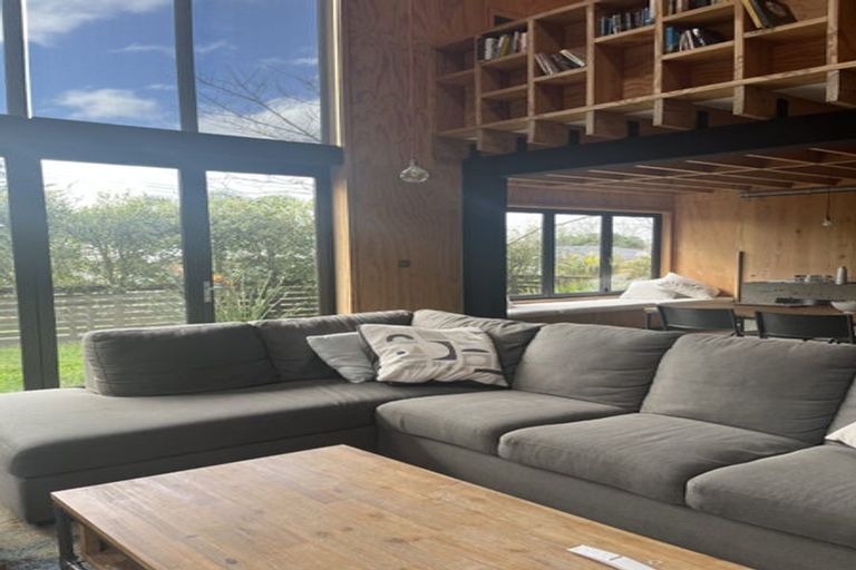 Photo of property in 21a Old Lake Road, Narrow Neck, Auckland, 0624