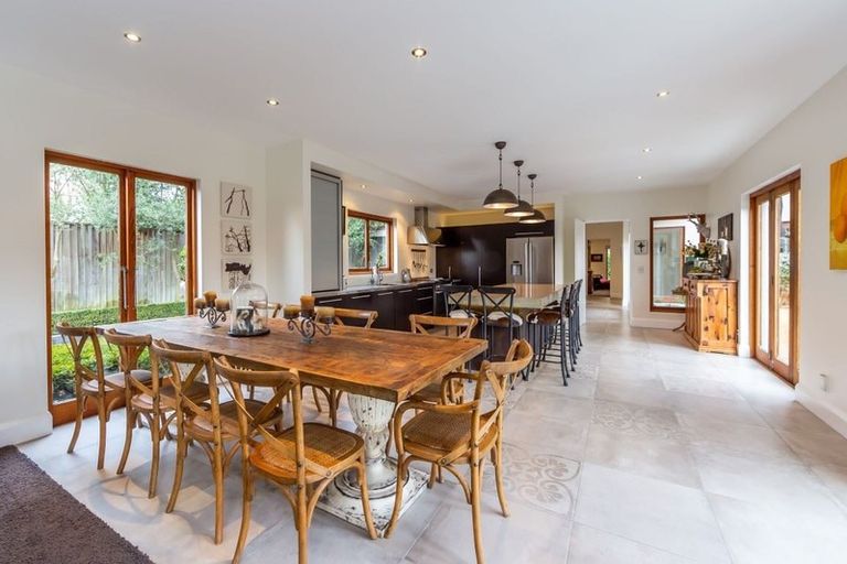 Photo of property in 27 Wroxton Terrace, Merivale, Christchurch, 8014