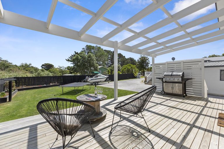 Photo of property in 30 Uenuku Avenue, Raglan, 3225