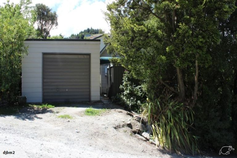 Photo of property in 11 Evergreen Place, Sunshine Bay, Queenstown, 9300
