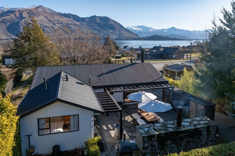 Photo of property in 201 Beacon Point Road, Wanaka, 9305