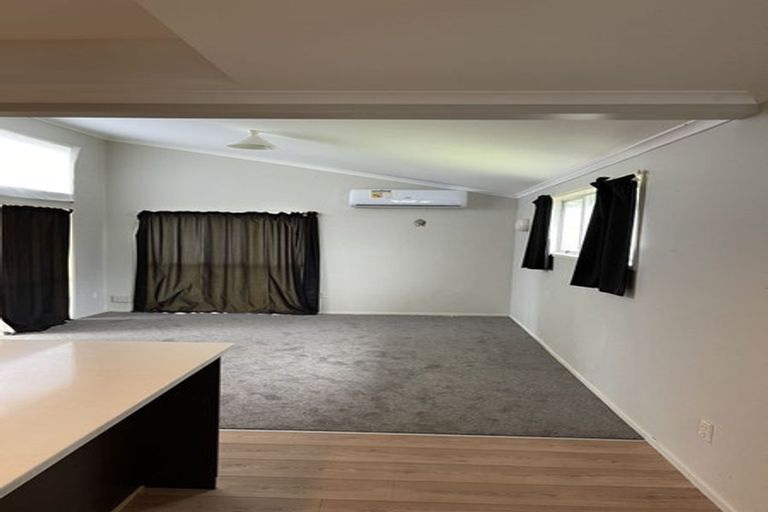 Photo of property in 93 Bruce Mclaren Road, Henderson, Auckland, 0612