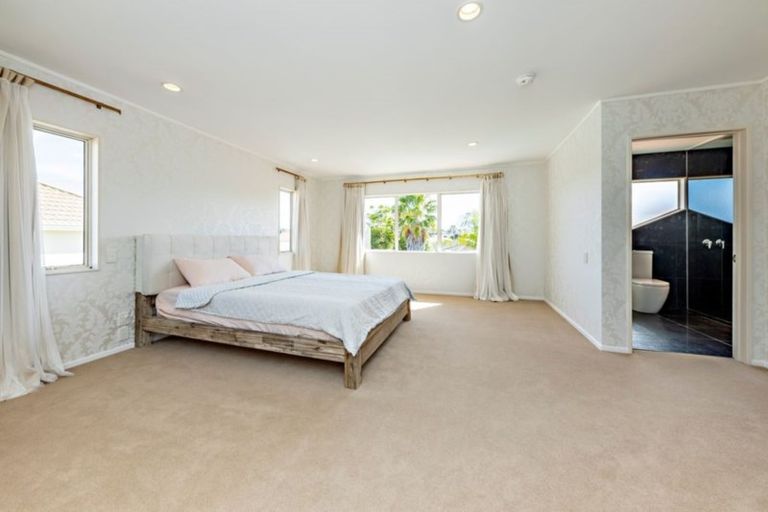 Photo of property in 20 Jane Eyre Drive, Somerville, Auckland, 2014