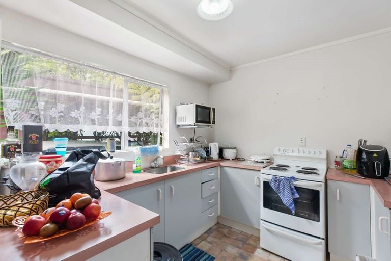 Photo of property in 2/17a Idesia Place, Totara Heights, Auckland, 2105