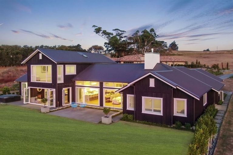 Photo of property in 12 Myra Evelyn Grove, Dairy Flat, Albany, 0792