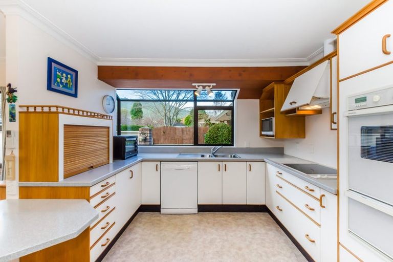 Photo of property in 31 Awanui Drive, Waikanae, 5036