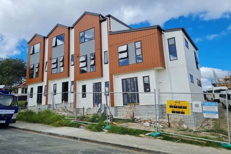 Photo of property in 3/6 Kereru Street, Henderson, Auckland, 0612