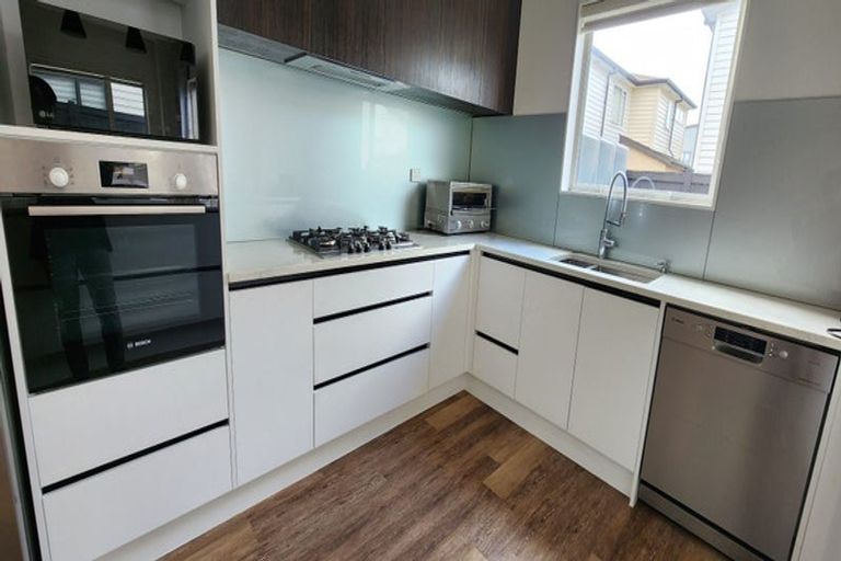 Photo of property in 28 Gecko Road, Hobsonville, Auckland, 0616