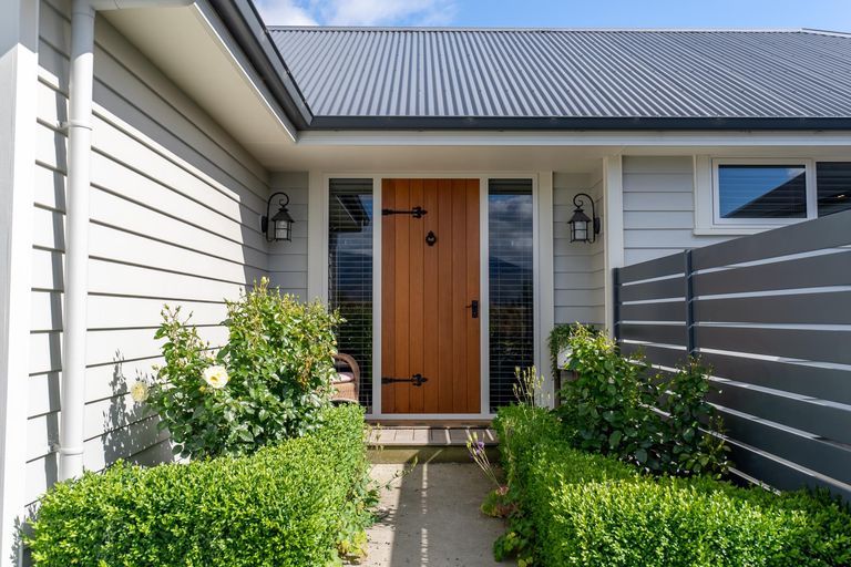 Photo of property in 2 Homestead Avenue, Twizel, 7999