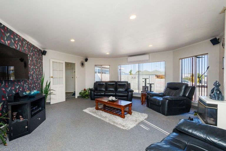 Photo of property in 12 Lancewood Lane, Roslyn, Palmerston North, 4414