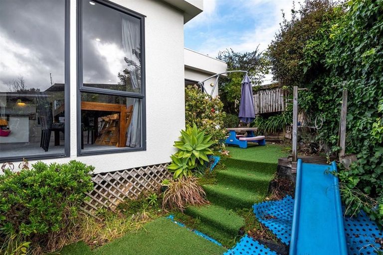 Photo of property in 9 Dalmeny Close, Murrays Bay, Auckland, 0630