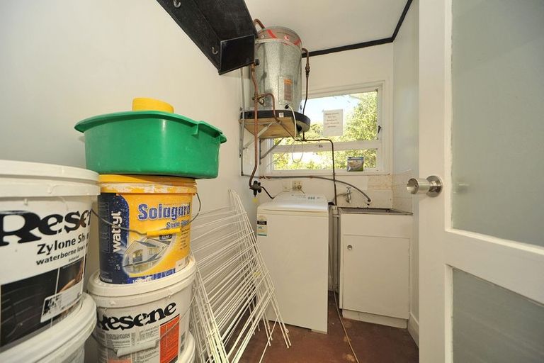 Photo of property in 53 Hawker Street, Mount Victoria, Wellington, 6011