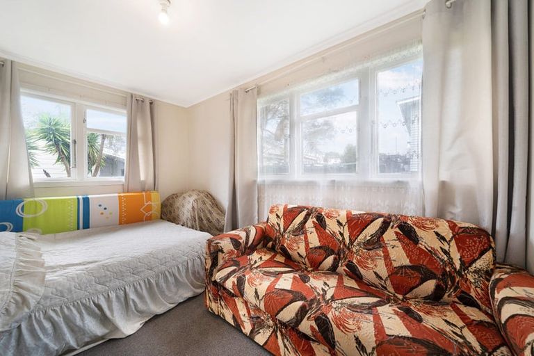 Photo of property in 2/7 Mcleod Road, Henderson, Auckland, 0612