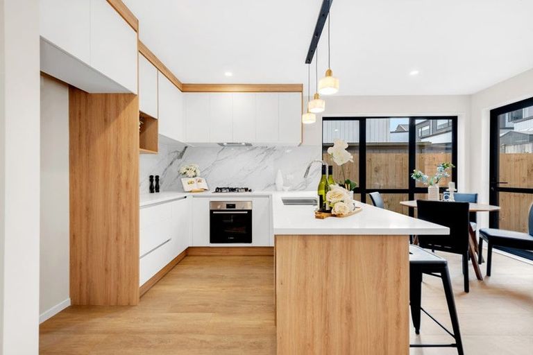 Photo of property in 22a Hearth Street, Flat Bush, 2019