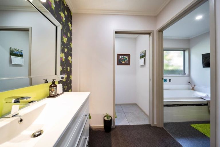 Photo of property in 39 Gladstone Street, Hawera, 4610