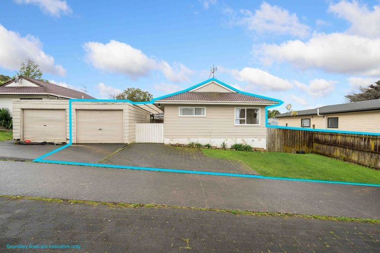 Photo of property in 2/17 Anglers Way, Wattle Downs, Auckland, 2102
