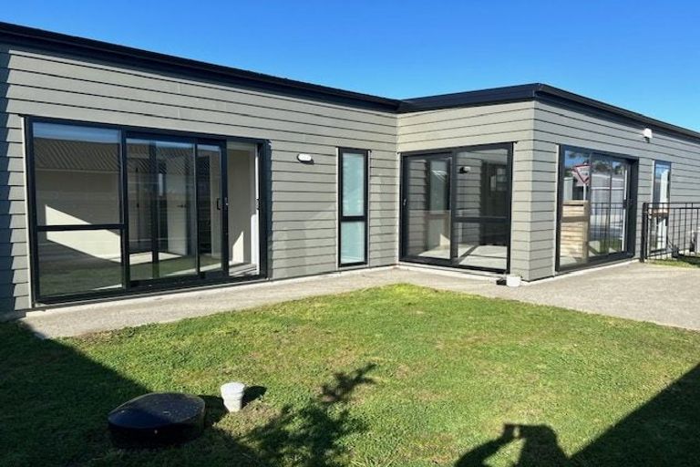 Photo of property in 4 Rotoiti Place, Paraparaumu, 5032